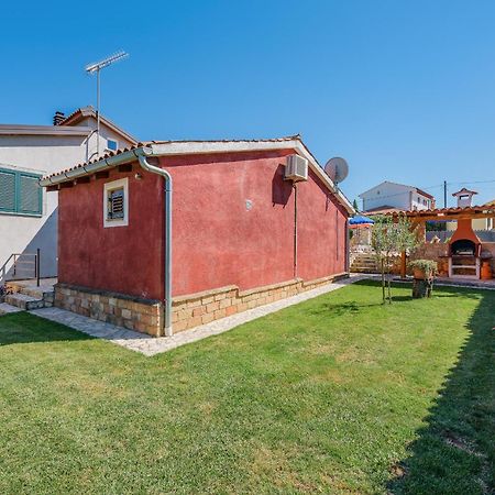 Apartment With Pool Višnjan المظهر الخارجي الصورة
