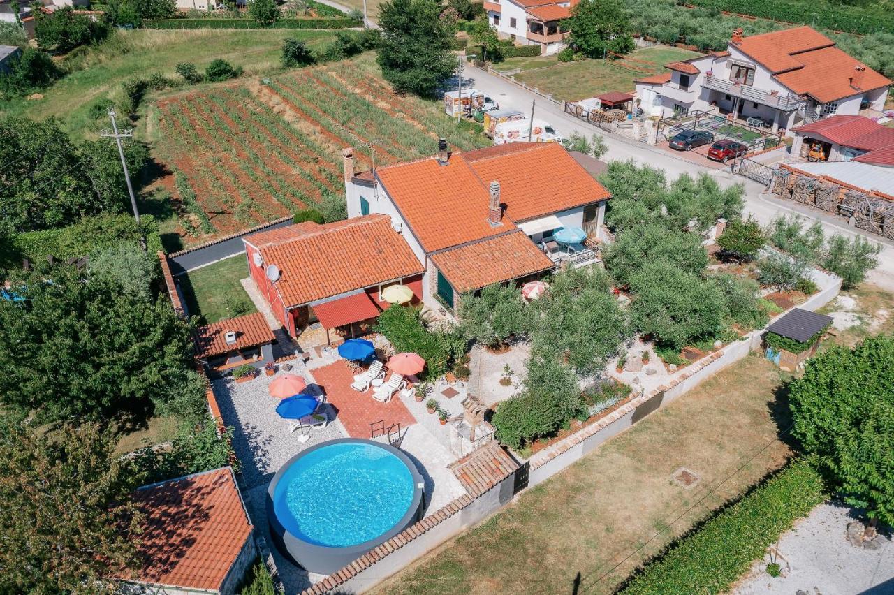 Apartment With Pool Višnjan المظهر الخارجي الصورة