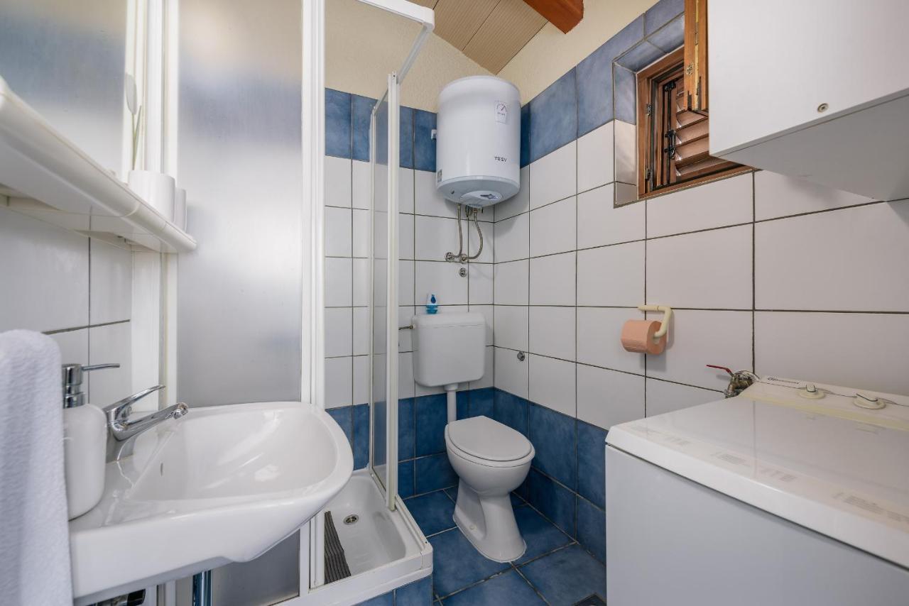 Apartment With Pool Višnjan المظهر الخارجي الصورة