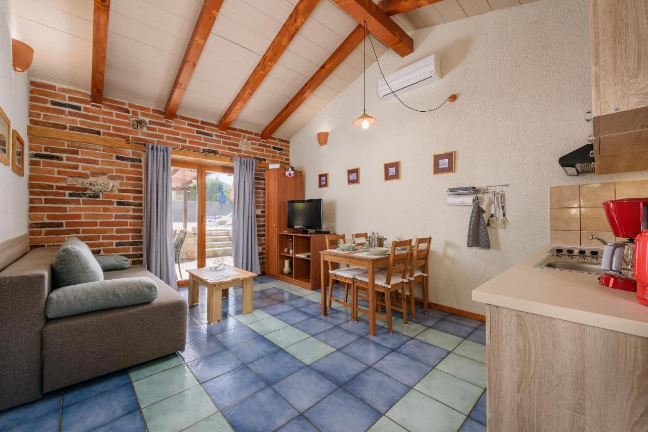 Apartment With Pool Višnjan المظهر الخارجي الصورة