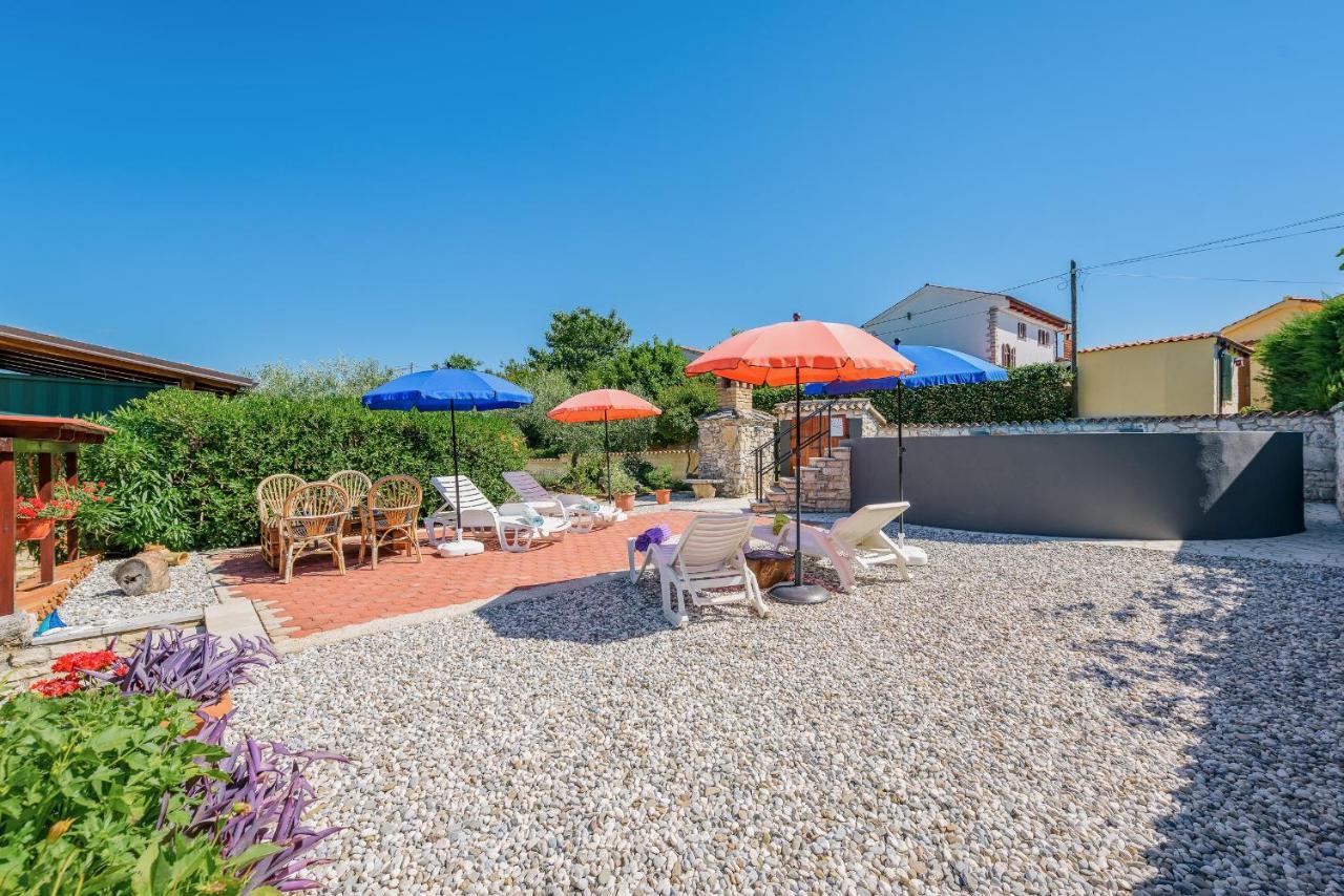 Apartment With Pool Višnjan المظهر الخارجي الصورة