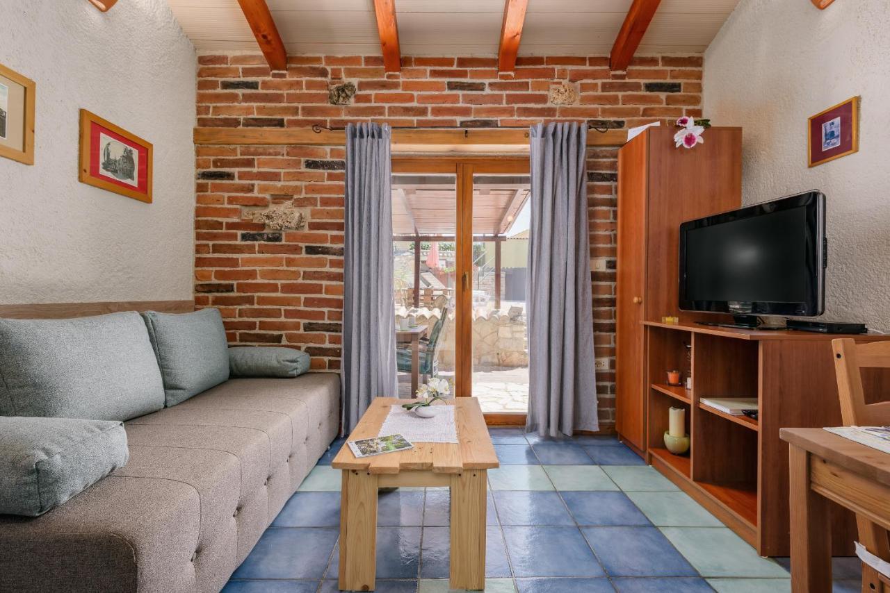 Apartment With Pool Višnjan المظهر الخارجي الصورة