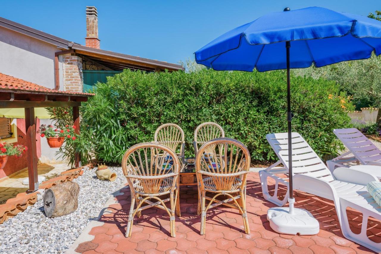 Apartment With Pool Višnjan المظهر الخارجي الصورة