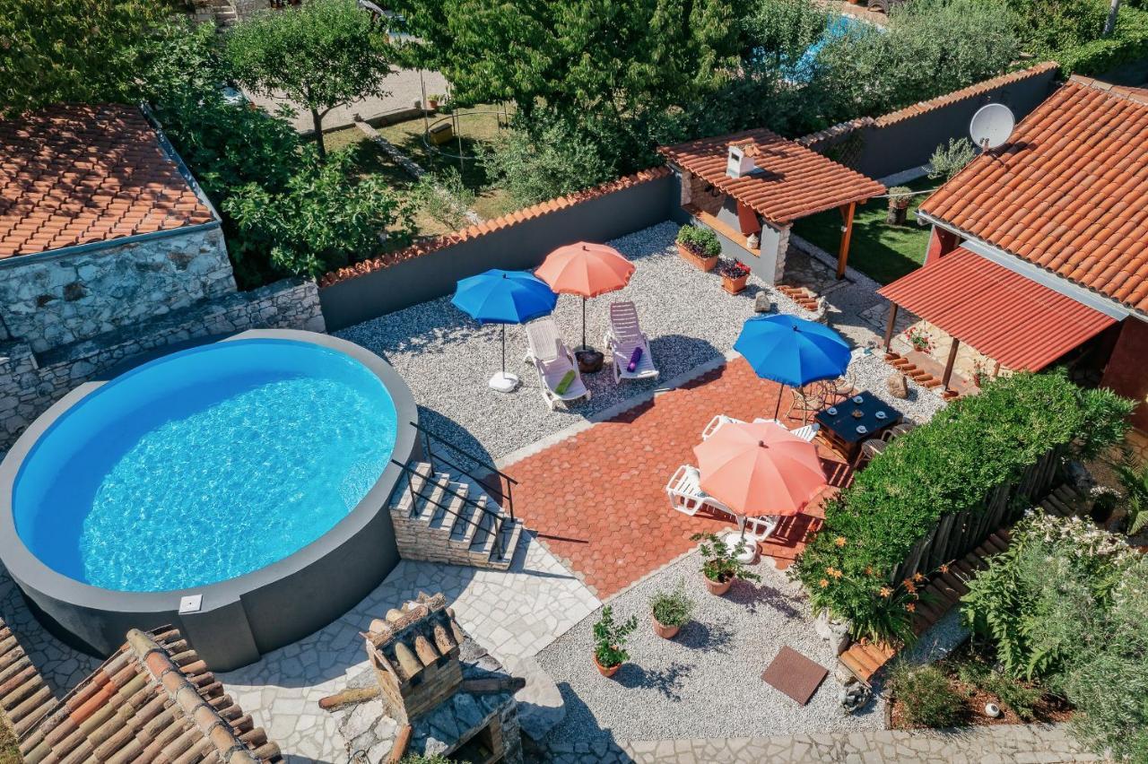 Apartment With Pool Višnjan المظهر الخارجي الصورة