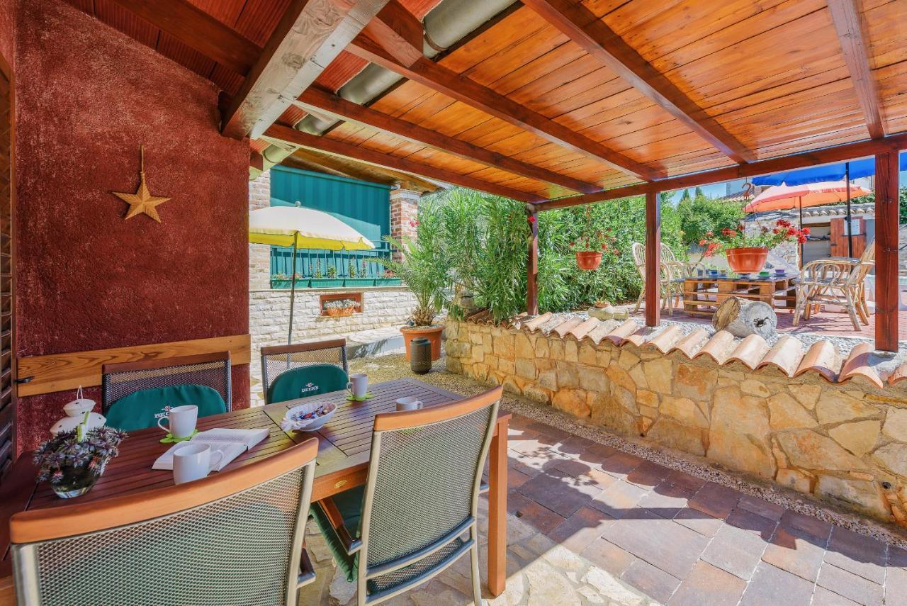 Apartment With Pool Višnjan المظهر الخارجي الصورة