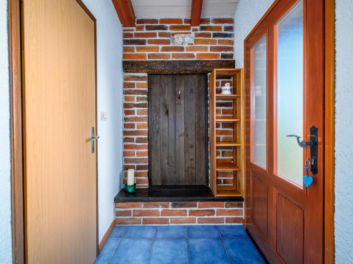 Apartment With Pool Višnjan المظهر الخارجي الصورة